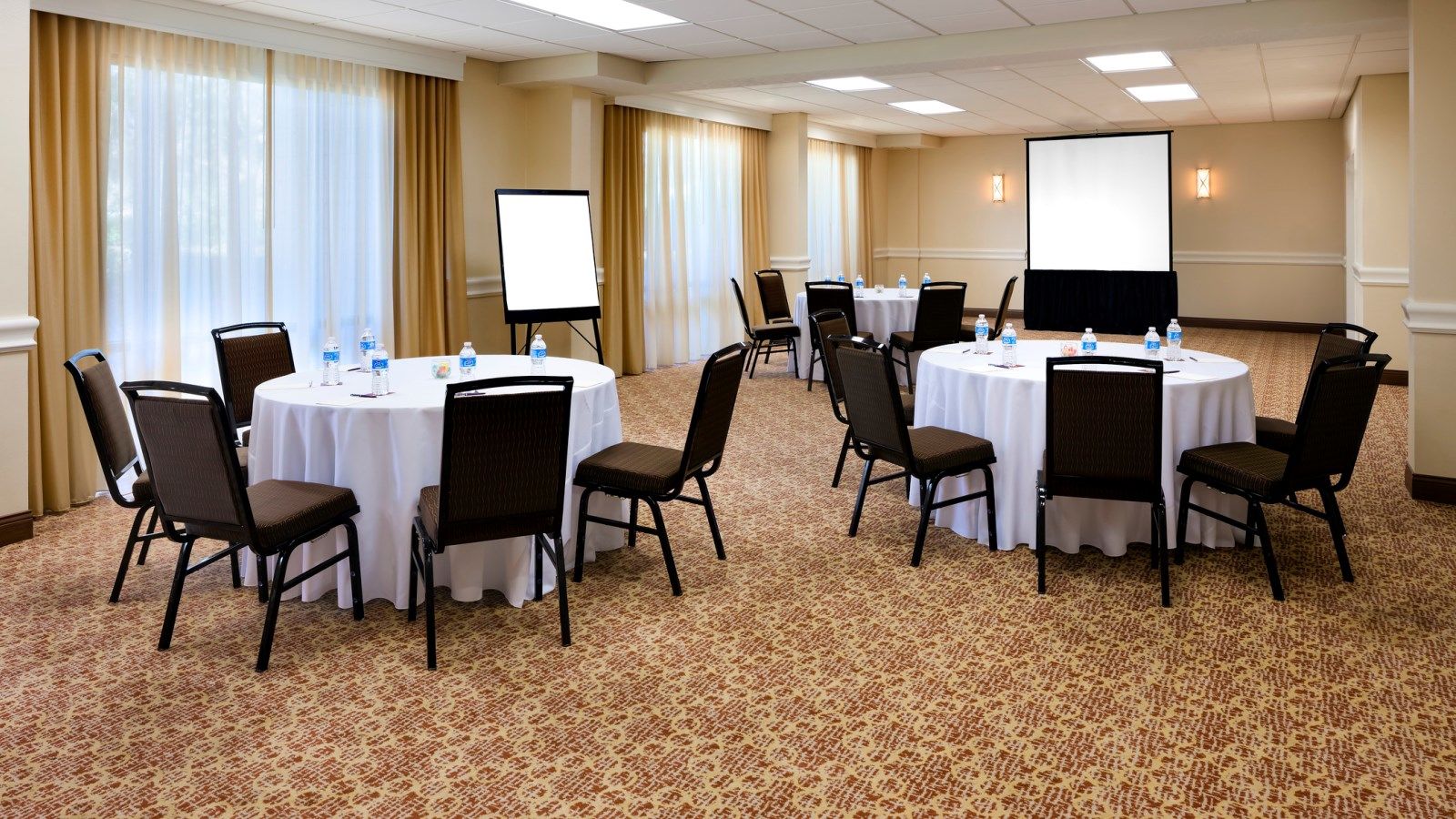 Sheraton Tampa Brandon Hotel Επιχειρήσεις φωτογραφία